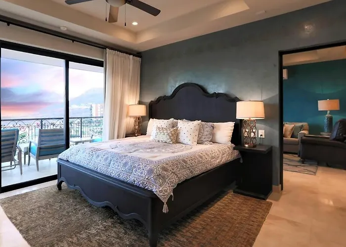 Exquisite 3BR Condo Ocean Views Access Resorts