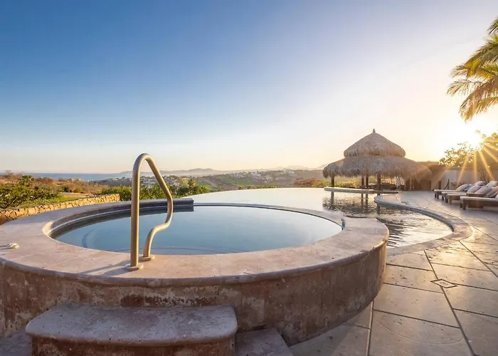 3Bd Golf Front Beach Club And Hot Tub In Plc
