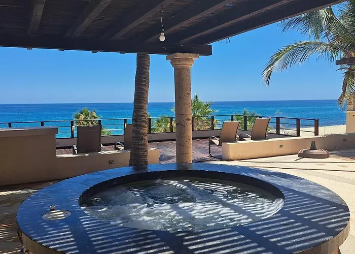 Lujosa Casa A La Orilla Del Mar Y Espectacular Vista