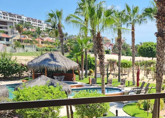 Beach Eateries Shops 10 Min Walk Golf View