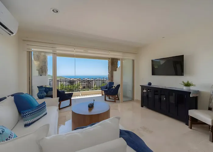 Condo With Panoramic Ocean View And Pool