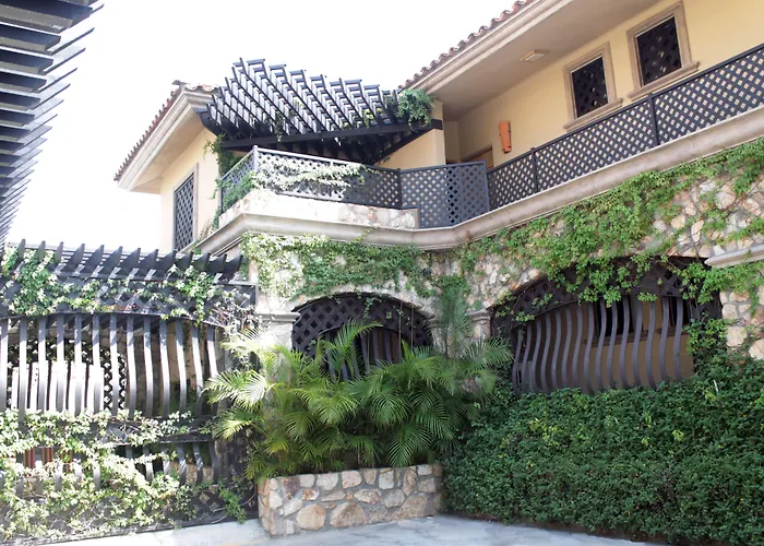 Cabo Vista Hotel
