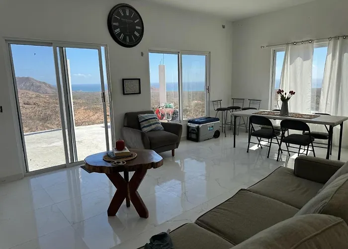 Hermosa Casa Con Vista Al Mar Y Las Montanas