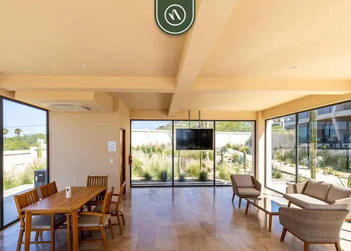 Luxury 2 Bedroom Condo - Oceanview Pool - Gym