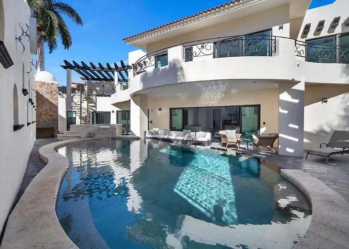 #Marbella Lane - Grand 5Br Oasis Villa Getaway