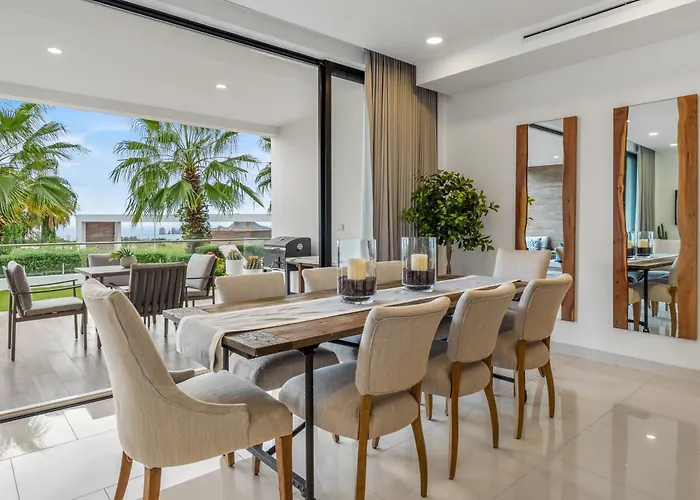 Modern Condo With Stunning Bay Views