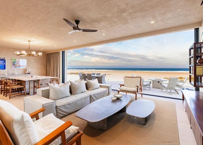 Beachfront Villa 10 Guests