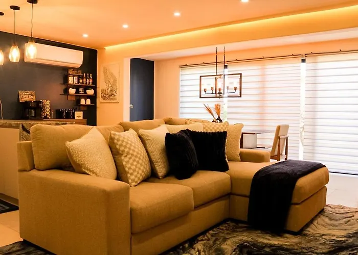 Peaceful 1Br Retreat Walk To Beach & Downtown