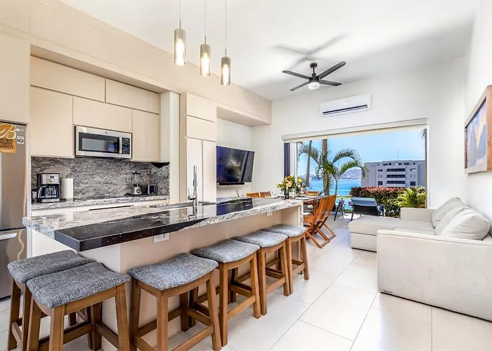 Beachfront Luxury Condo W Pool