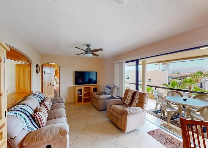 Inviting Apartment Across From The Beach With Pool, Grill, Balcony & Golf Nearby