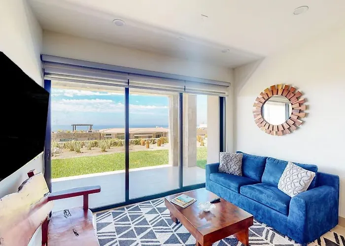 Ground-Floor Condo With Ocean View, Pool, Gym, Hot Tub, & Washer/Dryer