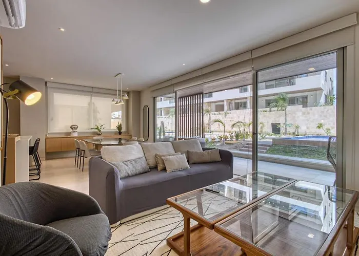 Peaceful Condo With Resort Pool, High-Speed Wifi & Relaxing Outdoor Space