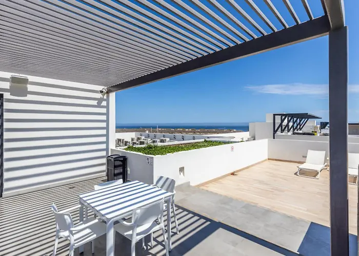 New 2 Bedroom Condo Right Next To The Beach - Pool