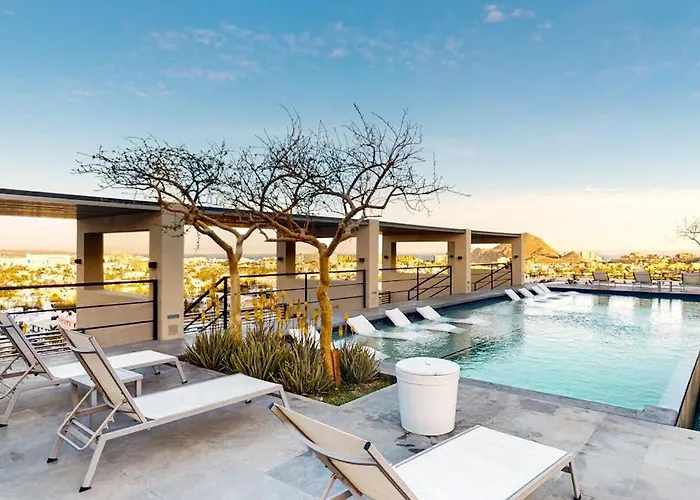 Cozy Downtown Studio With Rooftop Pool & Arch/Ocean Views