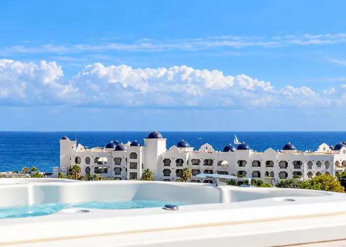 Villa Eureka - 3Br, Hot Tub, 2 Blocks From Beach