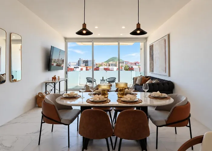 Villa Eureka - 3Br, Hot Tub, 2 Blocks From Beach