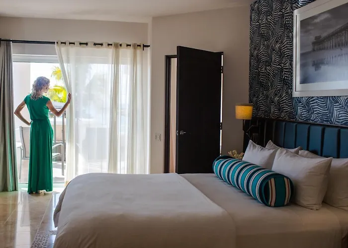 One Bedroom Ocean Front Suite On Medano Beach